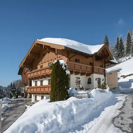 Alpine Retreat With Mountain Views, Cleaning Included Apartment *