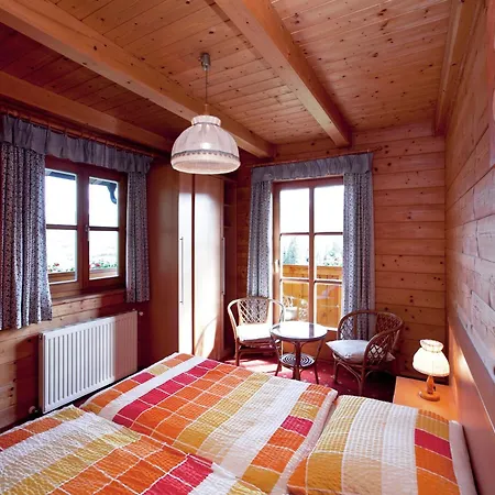 Apartment Alpine Retreat With Mountain Views, Cleaning Included