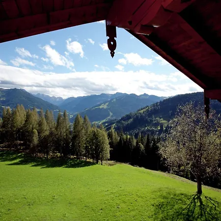 Alpine Retreat With Mountain Views, Cleaning Included *