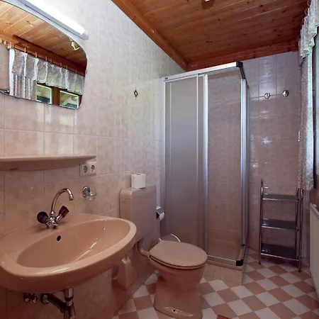 Apartment Alpine Retreat With Mountain Views, Cleaning Included