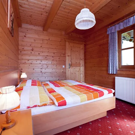 Apartment Alpine Retreat With Mountain Views, Cleaning Included *